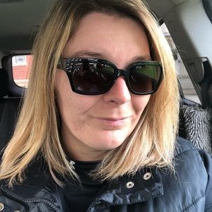 Meet your Posher, Casey